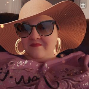 Meet your Posher, Marsha